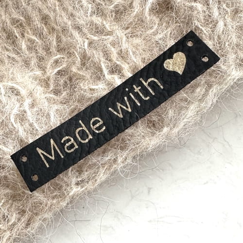 metka z ekoskóry - czarna ze złotym napisem - Made with heart