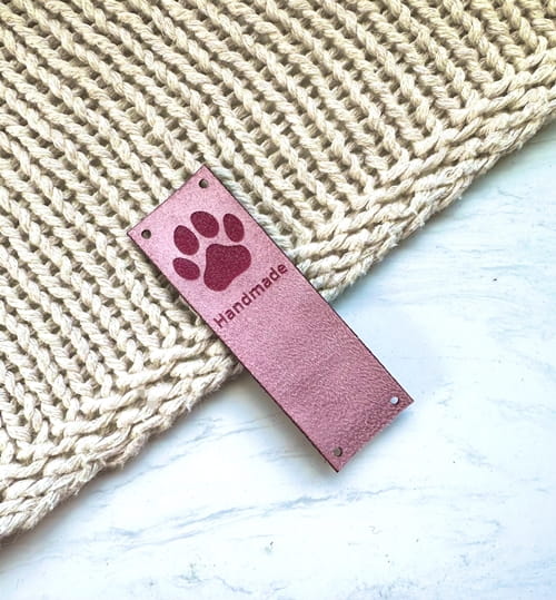 metka ze sztucznego zamszu handmade z łapką kota