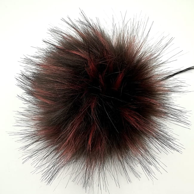 pompon bordowo czarny.jpg