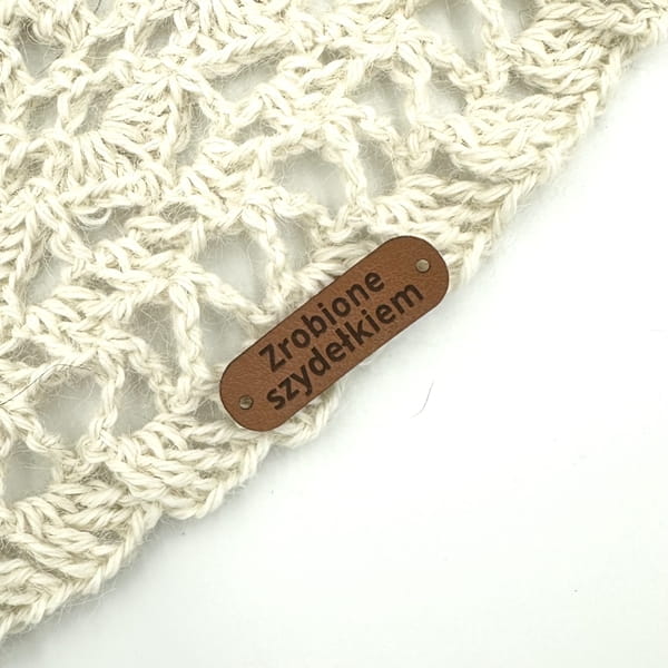 metka ze skóry ekologicznej zrobione szydełkiem