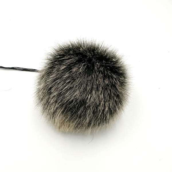 Pompon z futerka / 8 cm / grafitowy z beżowymi końcówkami