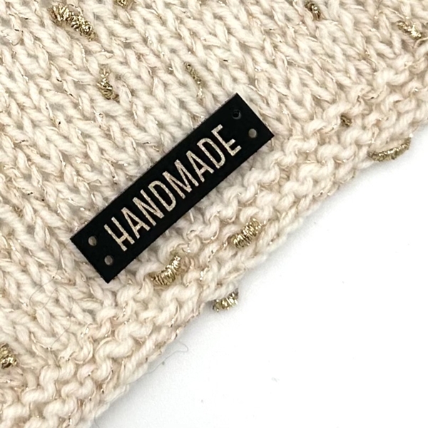 metka z ekoskóry czarna ze złotym napisem handmade - dziergaweczki sklep